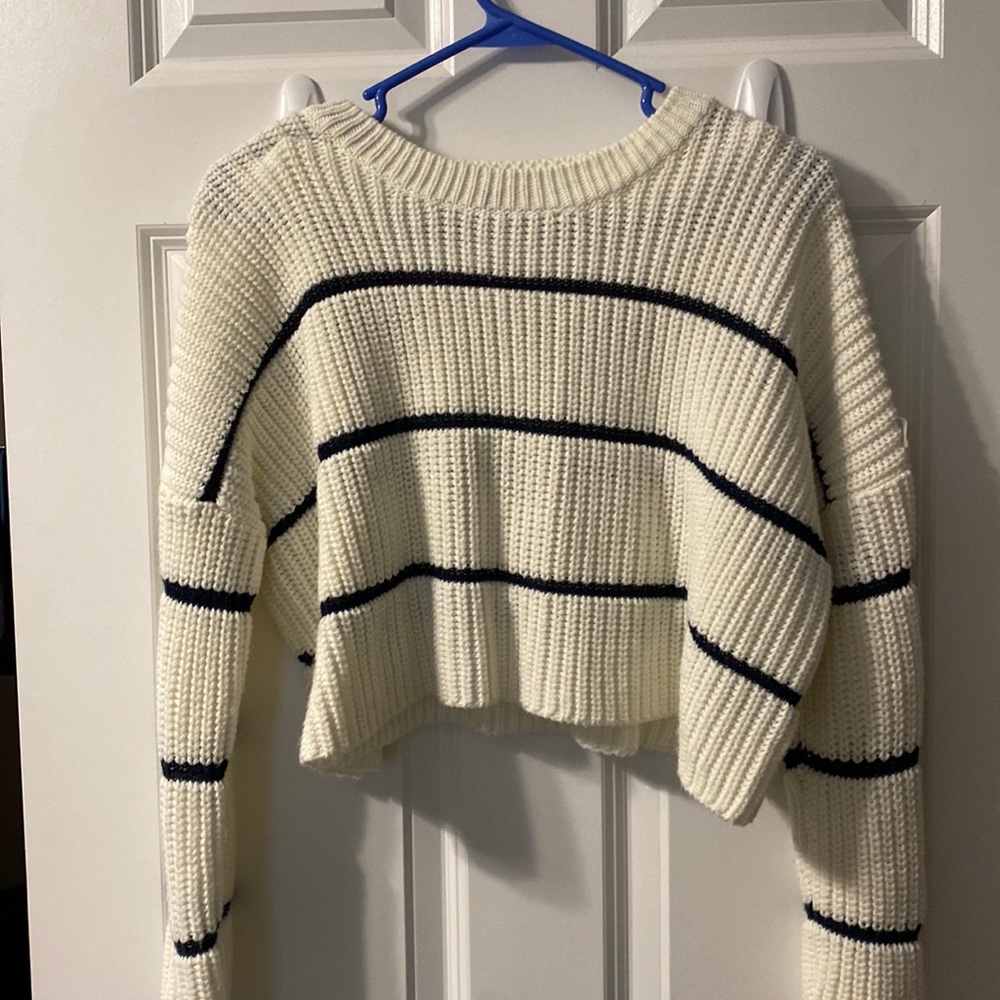 Women’s Cropped Sweater